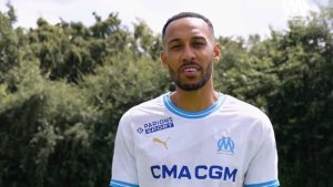 Pierre Émerick Aubameyang signe son retour en France à l’OM