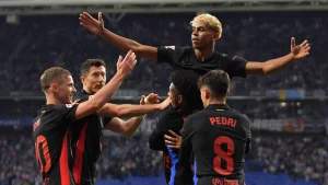 Liga&nbsp;: le FC Barcelone champion d’Espagne, l’ère Flick démarre en trombe