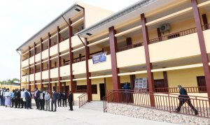 Ali Bongo visite les complexes scolaires d’Ondogo et de Bizango