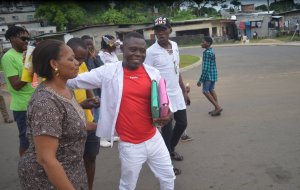 Les premières images d’homme libre de l’opposant gabonais Roland Désiré Aba’a Minko