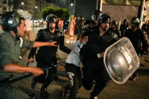 Maroc&nbsp;: 3 morts et des centaines d’arrestations lors de manifestations contre l’investissement dans le Mondial 2030
