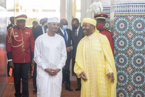 Ali Bongo reçoit le président du conseil militaire de transition du Tchad à Libreville