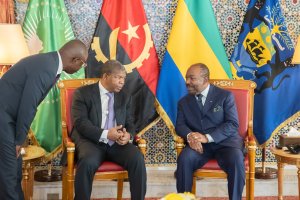 Ali Bongo s’entretient avec son homologue angolais en séjour au Gabon