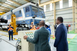 Ali Bongo inaugure 4 ateliers de maintenance du matériel ferroviaire d’Owendo Mineral Port