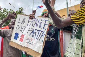 La France devrait reconsidérer ses relations avec l’Afrique, exhorte Hubert Védrine