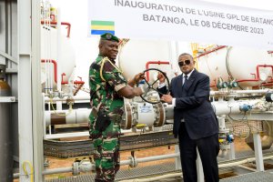 Le général Brice Clotaire Oligui Nguema inaugure l’usine GPL de Batanga