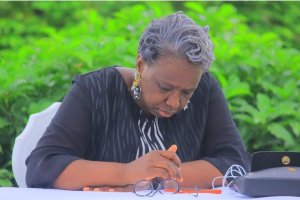 Karine Cécilia Arissani réagit à la cabale ourdie contre elle dans la presse gabonaise