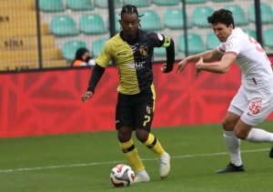 David Sambissa manque un penalty décisif et complique la tâche d’Istanbulspor en coupe de Turquie