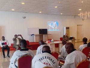Taekwondo&nbsp;: la fédération gabonaise forme 100 arbitres, coachs et athlètes à Libreville